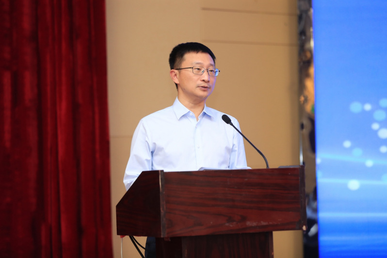 江苏省通信学会理事长,江苏电信总经理董涛致辞江苏省科协党组书记孙